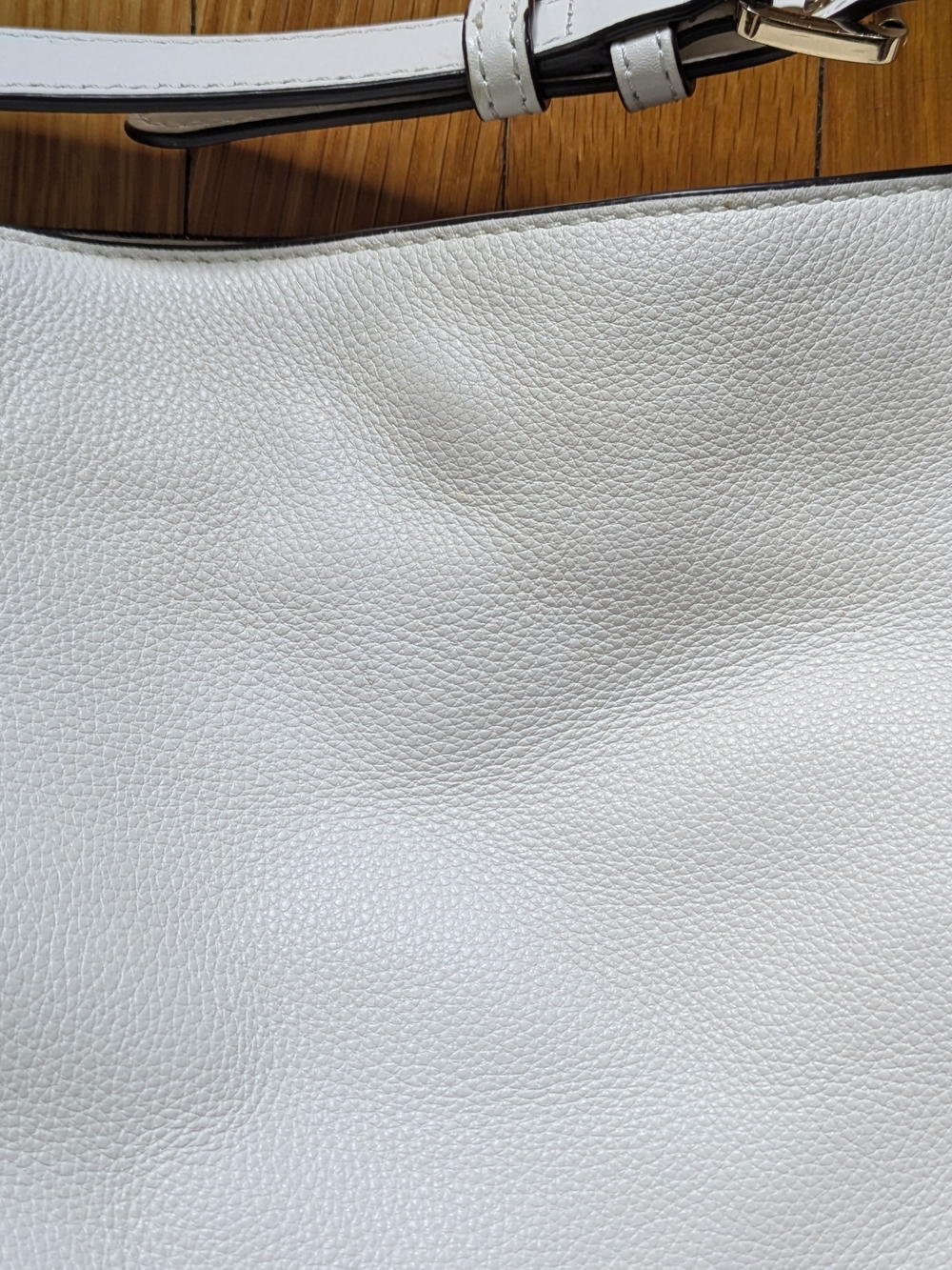 Michael Kors Brooke Ladies Medium Pebbled White/Off White Leather Bucket Bag - Picture 12 of 16